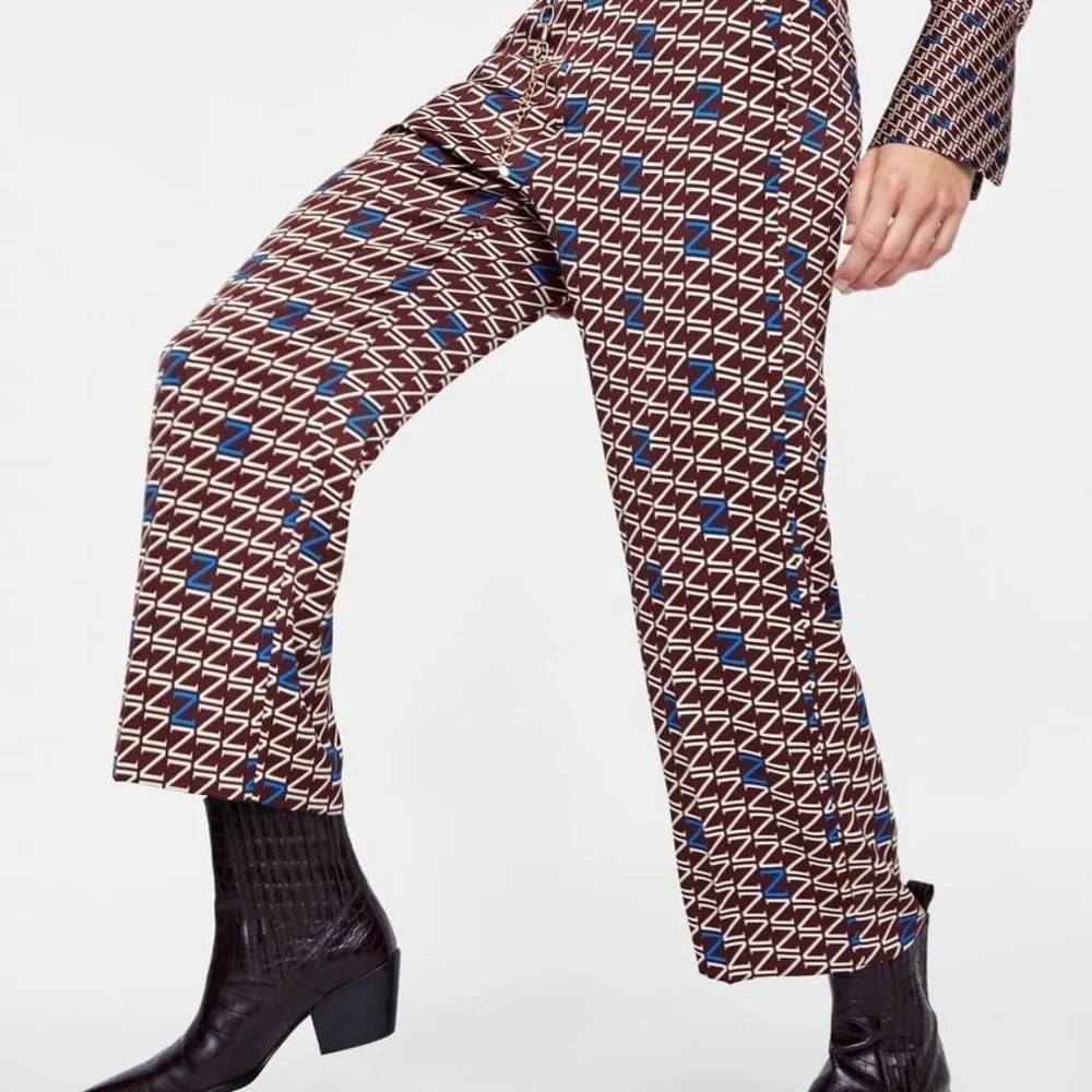 NWT ZARA All Over Z Logo Cropped Pants size L